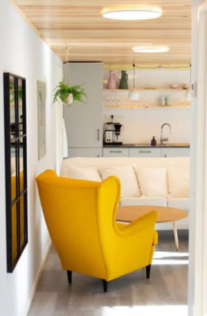 Colorful brand new apartment with free parking